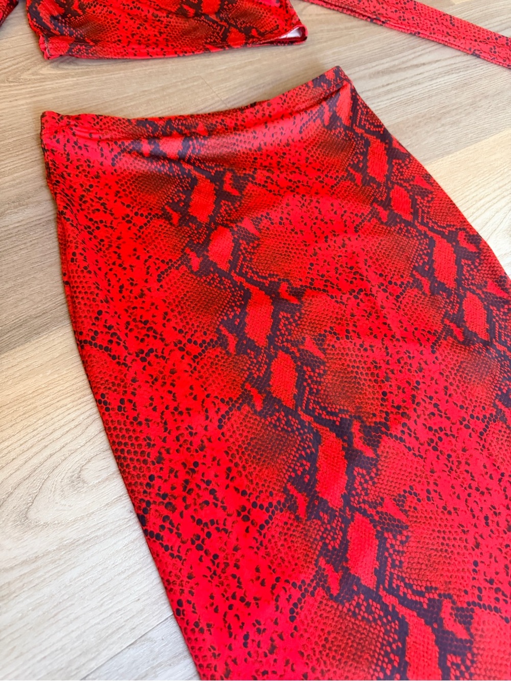 Matching set red snake 🐍 - Picture 3 of 5